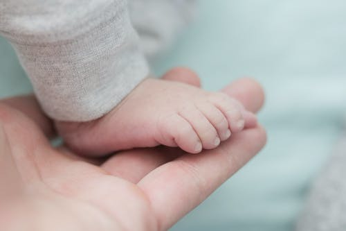 输卵管堵塞可以直接做试管婴儿吗？输卵管堵塞会有什么症状？你知道输卵管自测9种方法吗？