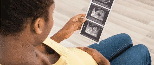 试管婴儿助孕中出现宫腔积液咋办？试管婴儿助孕中出现宫腔积液是有哪些原因造成的呢？