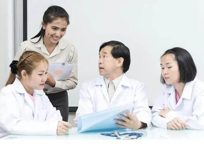 试管婴儿怀孕通常需要多久才能稳定？去做试管婴儿会容易流产吗？试管移植后需要保胎吗？