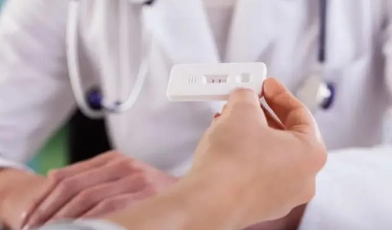 试管移植怎样防止半个月后生化妊娠？生化妊娠主要与胚胎质量和子宫内膜情况有关！