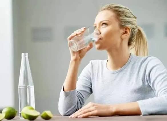 试管婴儿移植后是喝热水好还是温水好？试管婴儿移植后喝温水的好处有哪些？
