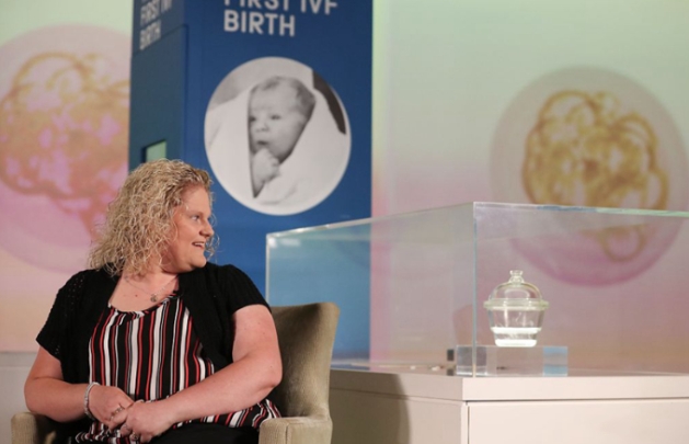 世界第一例试管婴儿路易丝·布朗现在多大了？路易丝·布朗目前生活得怎么样？